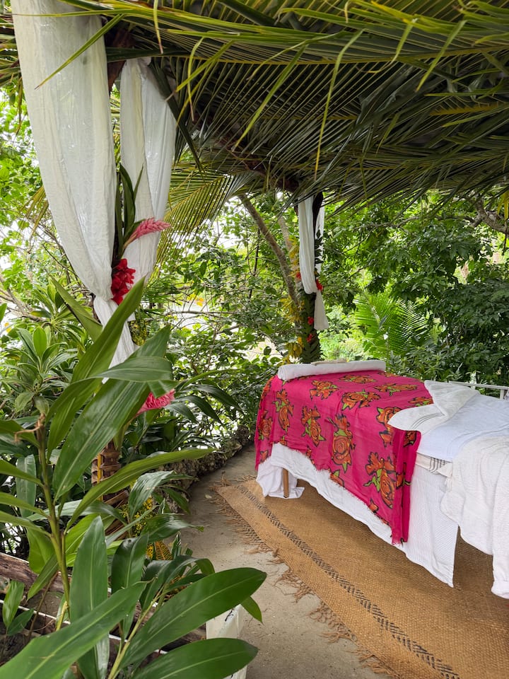 Private tropical treatment setting at Namawa